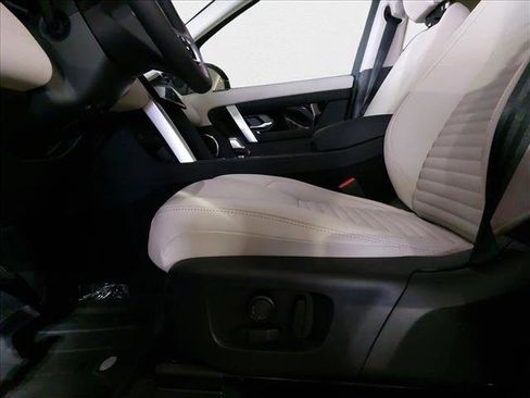 New 2025 Land Rover Discovery Sport S image 27