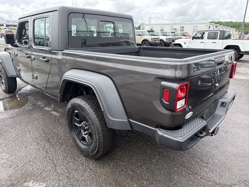 Used 2024 Jeep Gladiator Sport AWD/4WD image 8