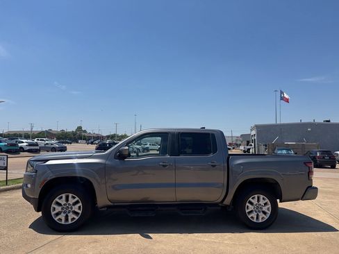 Used 2022 Nissan Frontier SV AWD/4WD image 11