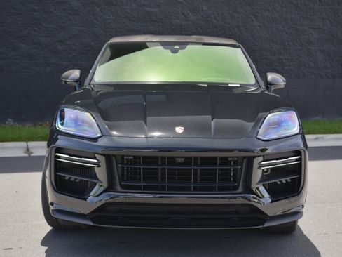 Certified 2024 Porsche Cayenne Turbo GT AWD/4WD image 10