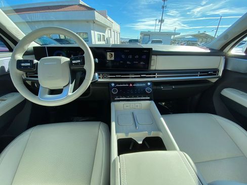 Used 2025 Hyundai Santa Fe SEL image 36