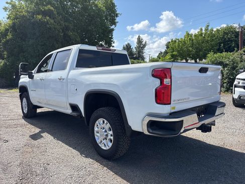 Used 2020 Chevrolet Silverado 2500 LTZ w/ LTZ Convenience Package AWD/4WD image 3