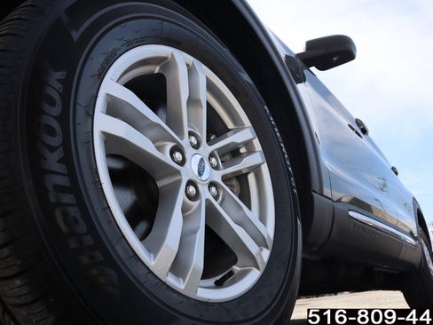 Used 2023 Ford Explorer XLT w/ Equipment Group 202A image 13