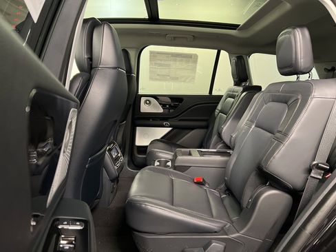 New 2026 Lincoln Aviator Reserve image 32