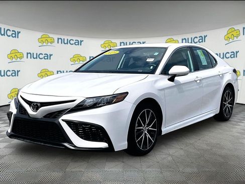Used 2023 Toyota Camry SE w/ Convenience Package FWD image 3