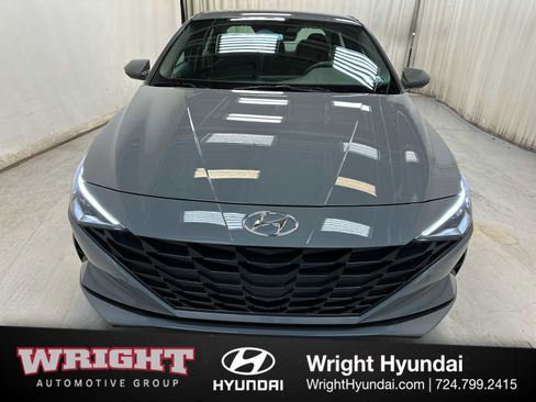 Certified 2023 Hyundai Elantra SE w/ Cargo Package image 2