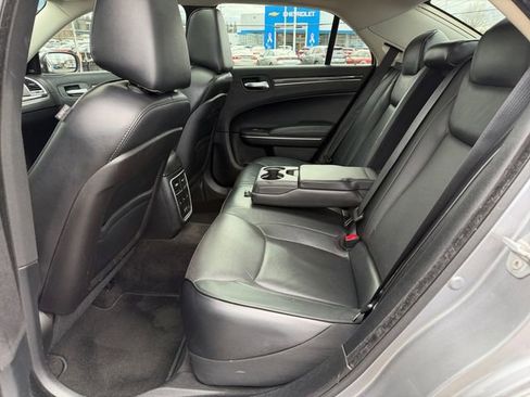 Used 2016 Chrysler 300 C image 29