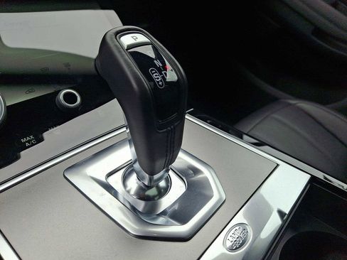 Used 2023 Land Rover Range Rover Evoque SE image 12