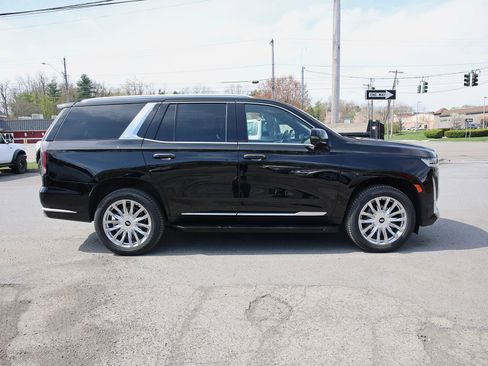 Used 2023 Cadillac Escalade Premium Luxury image 8