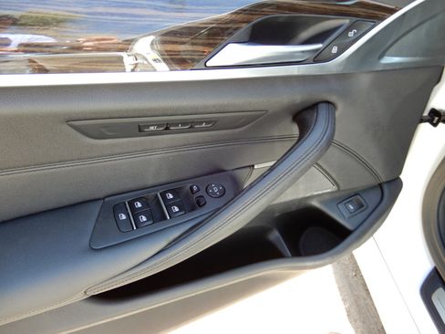 Used 2020 BMW 530i xDrive w/ Convenience Package image 26