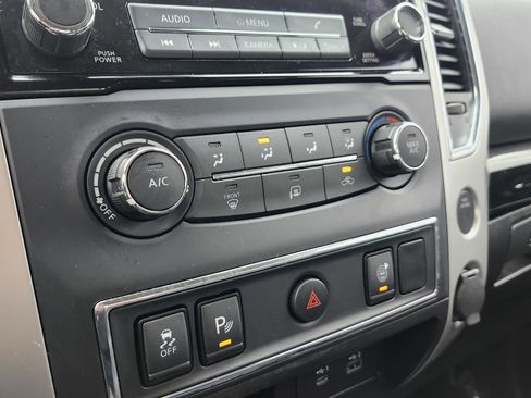 Used 2021 Nissan Titan SV w/ Accessory Utility Package image 29