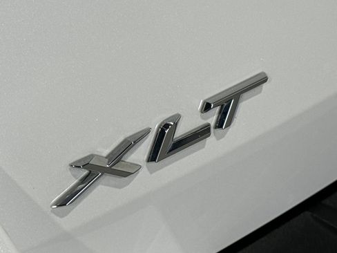 Used 2021 Ford Explorer XLT image 34