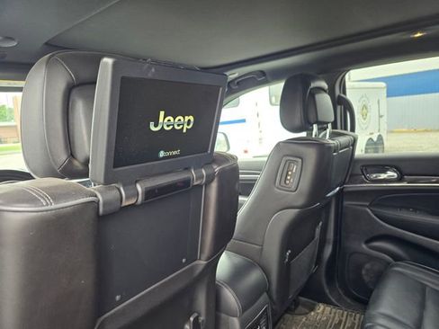 Used 2021 Jeep Grand Cherokee Overland AWD/4WD image 10