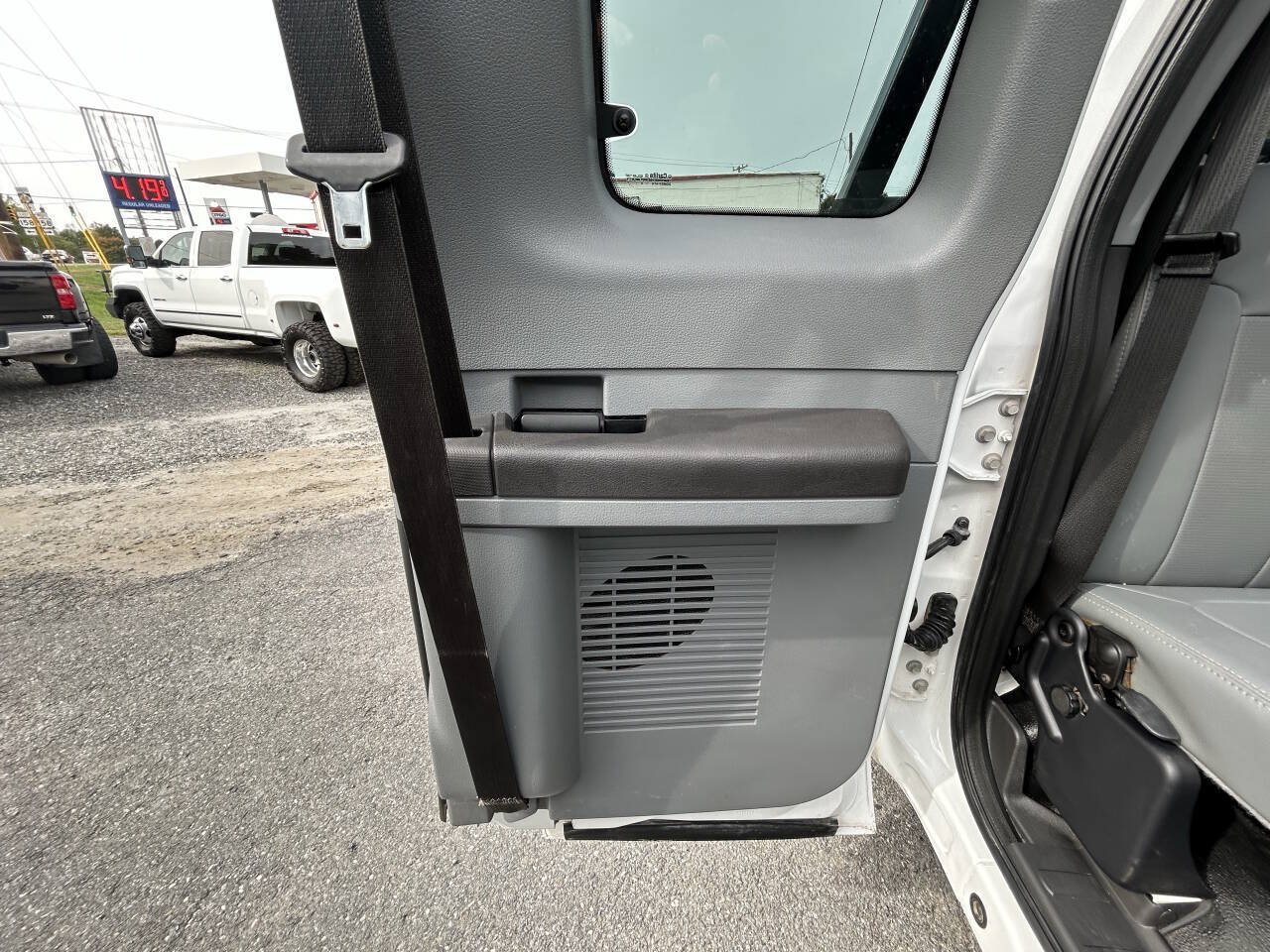 Used 2012 Ford F550 4x4 SuperCab Super Duty w/ XL Value Pkg image 26