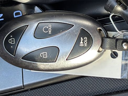 Certified 2025 Hyundai Elantra Sport image 15