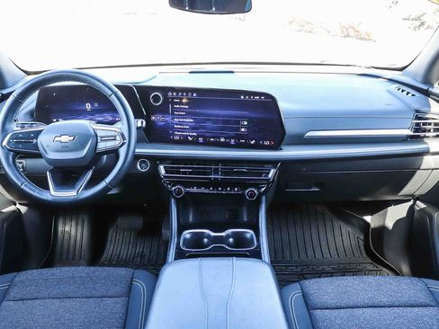 Used 2024 Chevrolet Traverse LS FWD image 15
