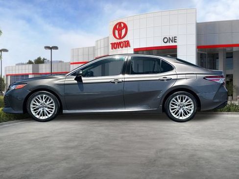 Used 2018 Toyota Camry XLE w/ Audio Package FWD image 9