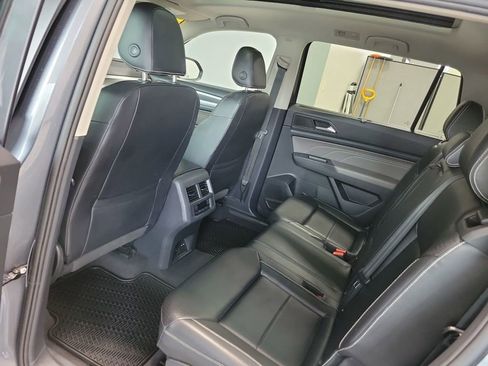 Used 2021 Volkswagen Atlas SE image 31