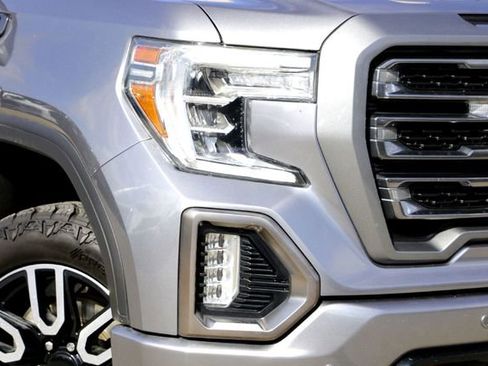 Used 2020 GMC Sierra 1500 AT4 w/ AT4 Premium Package AWD/4WD image 3