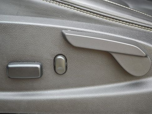 Used 2022 GMC Canyon Denali image 22