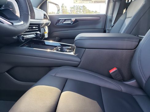 New 2026 Chevrolet Suburban LT w/ Comfort Package image 29