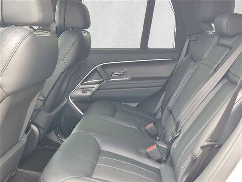 Used 2025 Land Rover Range Rover SE AWD/4WD image 14