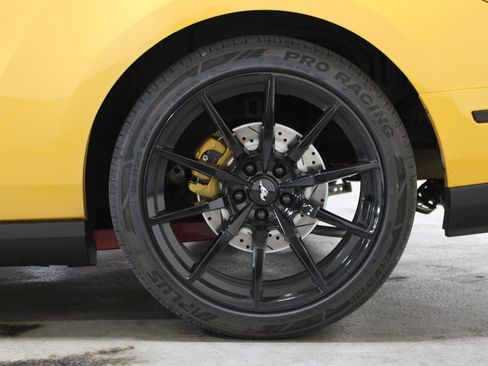 Used 2011 Ford Mustang GT RWD image 6