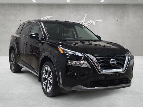 Used 2023 Nissan Rogue SV image 2