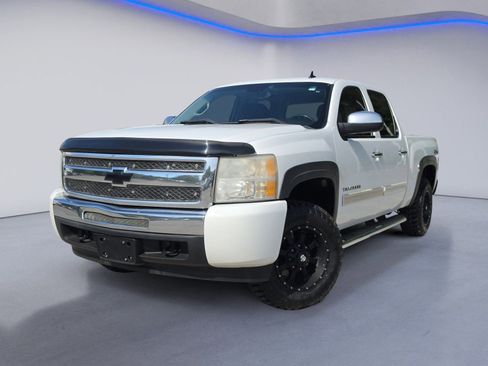 Used 2010 Chevrolet Silverado 1500 LT AWD/4WD image 2