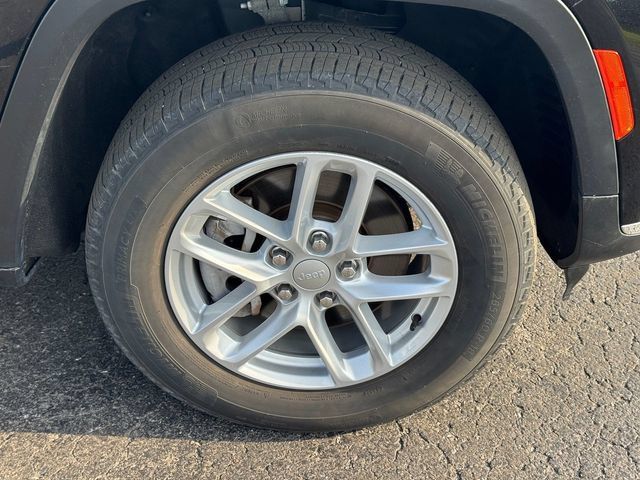Certified 2023 Jeep Grand Cherokee L Laredo w/ Luxury Tech Group I AWD/4WD image 9