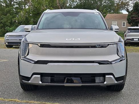 New 2026 Kia EV9 Land image 2