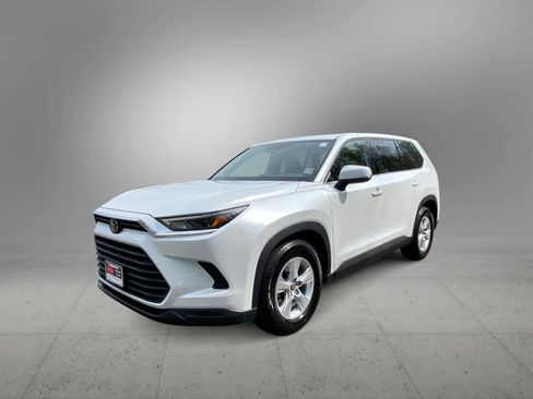 Certified 2025 Toyota Grand Highlander FWD image 4