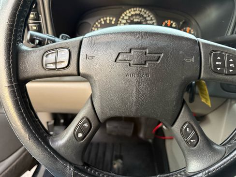 Used 2005 Chevrolet Avalanche 2500 w/ Preferred Equipment Group image 12