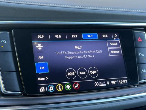 Used 2022 Buick Enclave Essence image 21