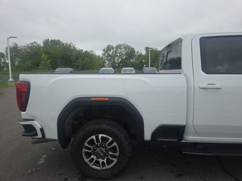 Used 2023 GMC Sierra 2500 AT4 w/ AT4 Preferred Package AWD/4WD image 9