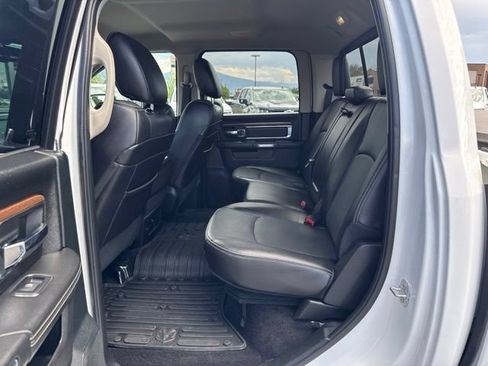 Used 2017 RAM 1500 Laramie AWD/4WD image 16