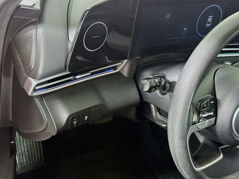 Used 2024 Hyundai Elantra SEL image 17