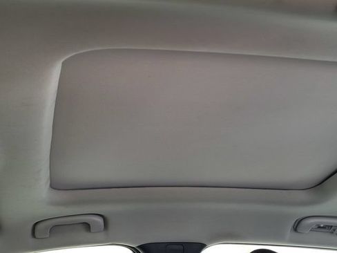 Used 2023 Chevrolet Bolt EUV Premier w/ Sun & Sound Package FWD image 17