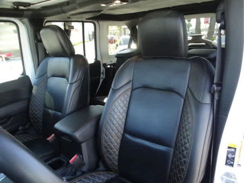 Used 2022 Jeep Wrangler Unlimited Sahara image 18