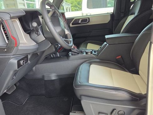 Used 2026 Ford Bronco Outer Banks w/ Sasquatch Package AWD/4WD image 6