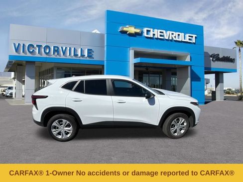 Used 2026 Chevrolet Trax LS FWD image 4