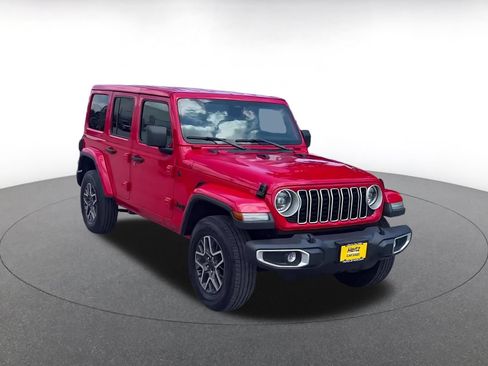 Used 2025 Jeep Wrangler Unlimited Sahara AWD/4WD image 3