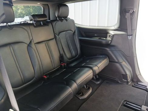Used 2024 Jeep Wagoneer Series II AWD/4WD image 12