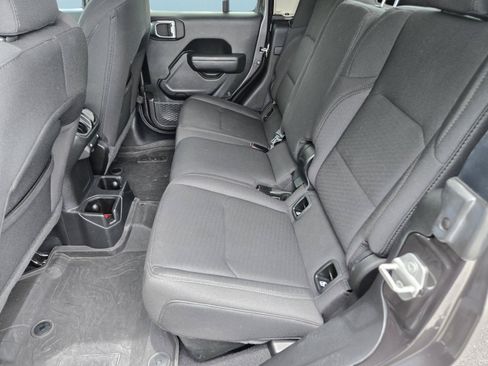 Used 2022 Jeep Gladiator Sport AWD/4WD image 17