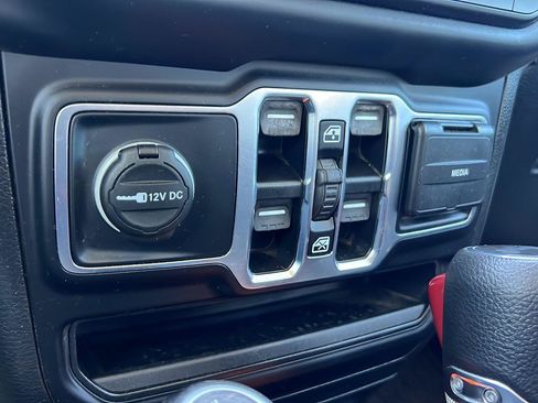 Used 2021 Jeep Wrangler Unlimited Sport AWD/4WD image 19