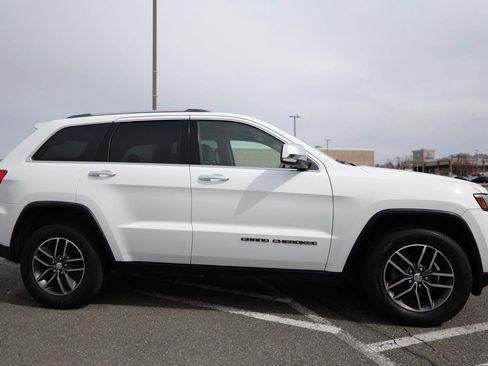 Used 2017 Jeep Grand Cherokee Limited w/ Luxury Group II RWD image 11