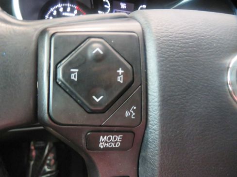 Used 2018 Toyota Sequoia TRD Sport AWD/4WD image 41