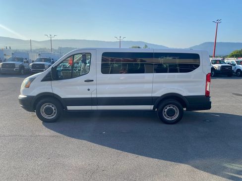 Used 2016 Ford Transit 150 XL RWD image 5