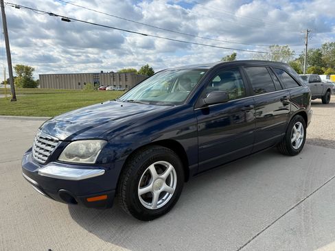 Used 2004 Chrysler Pacifica 2WD image 1
