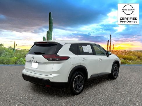 Certified 2025 Nissan Rogue SV FWD image 6
